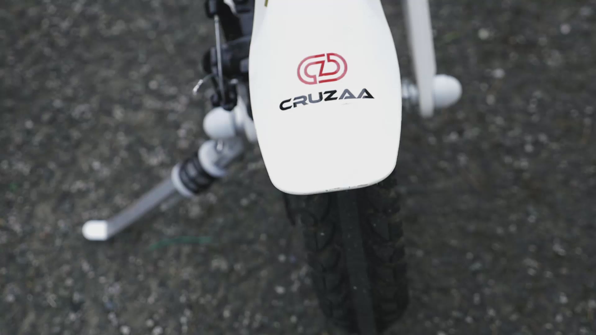 The Cruzaa E-Scooter - Video detailing it's use and features.